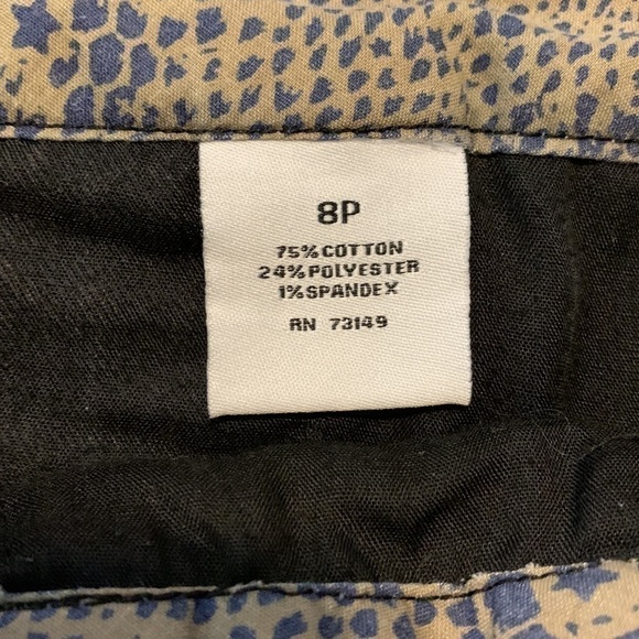 One5one Mid Length Shorts, Size 8P, Medium Navy Denim. - Picture 4 of 4